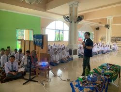 Coach Noe Beri Pembekalan Bugar Sepanjang Masa kepada Ratusan Santri Al-Kinanah