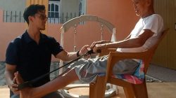 Dampingi Lansia Penyintas Stroke Ringan, Coach Noe : Latihan Beban Sebagai Kebutuhan Dasar Kesehatan 